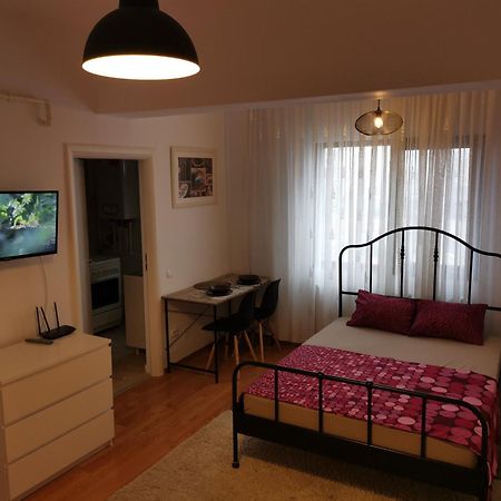 Coffee Residence 1 Bukares Bagian luar foto