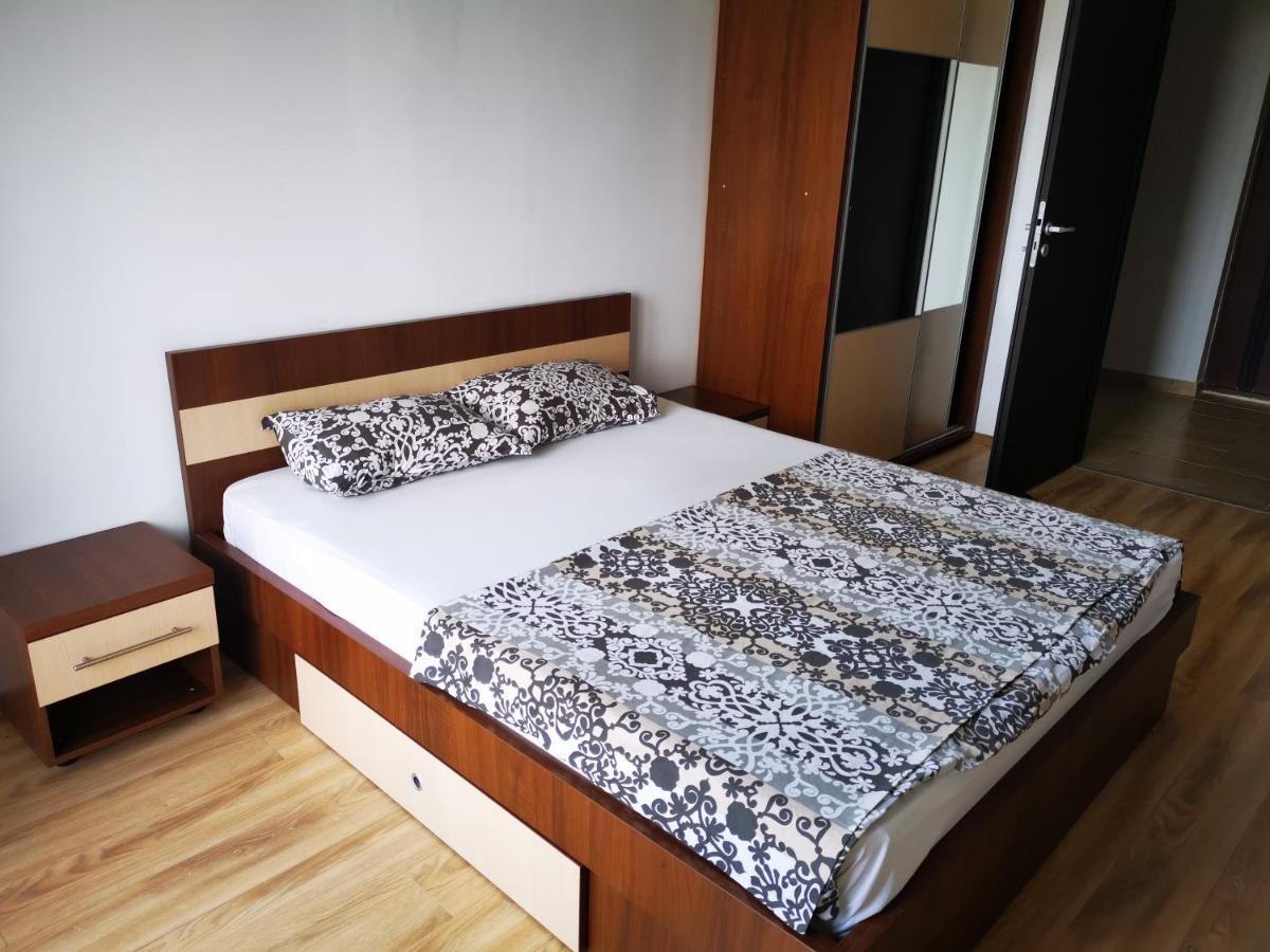 Coffee Residence 1 Bukares Bagian luar foto