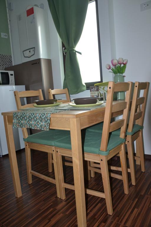 Coffee Residence 1 Bukares Bagian luar foto